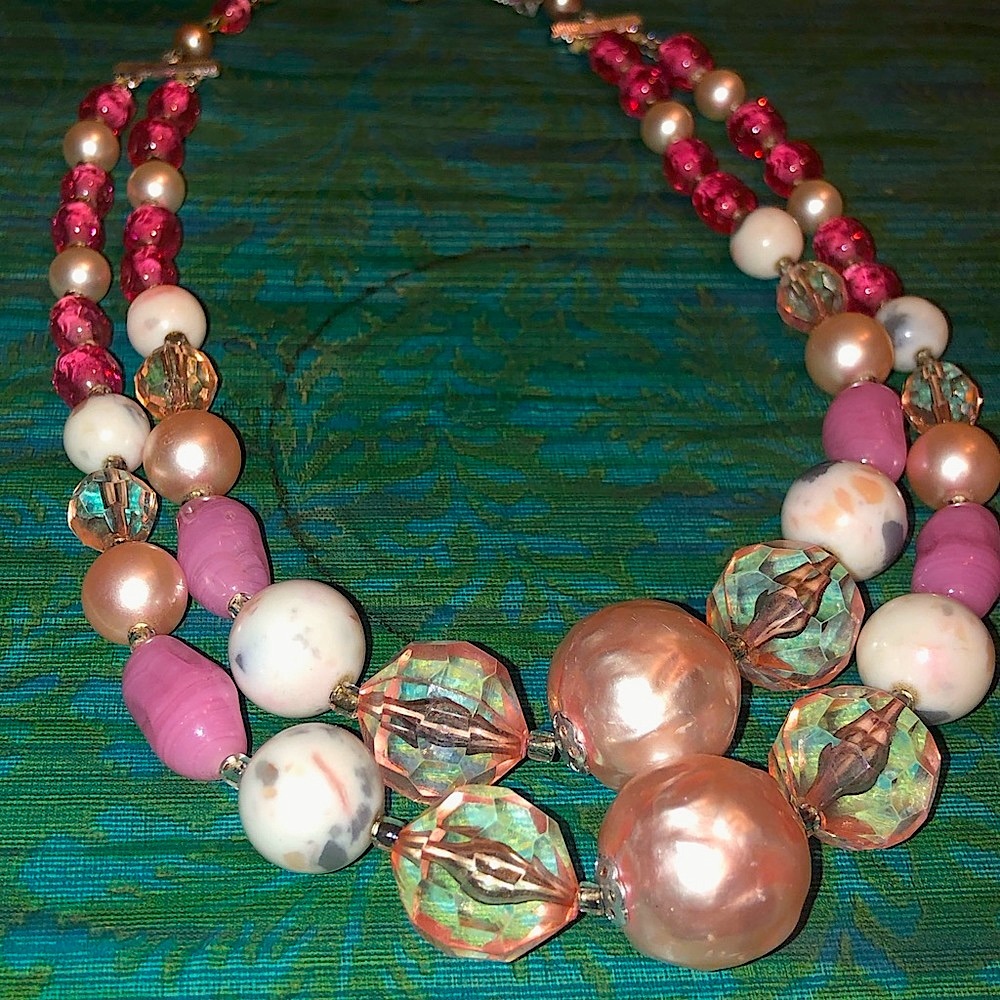 💗Vintage Pink Double Strand Lucite Japan Necklace